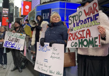 Українська громада Нью-Йорка провела акцію на Таймс Сквер