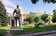 У Полтаві буде пам’ятник Симонові Петлюрі: сесія облради затвердила зміни до облпрограми культурної спадщини