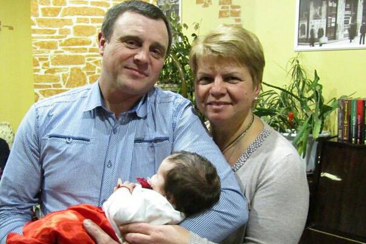 Волонтерка з Іспанії стала хрещеною матір_html_b1e9036b