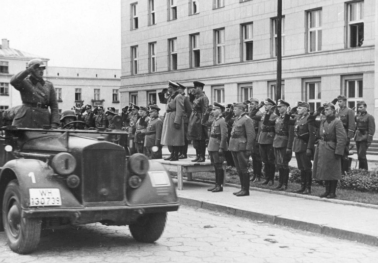 Спільний парад радянських та нацистських військ у Бресті. 22 вересня 1939