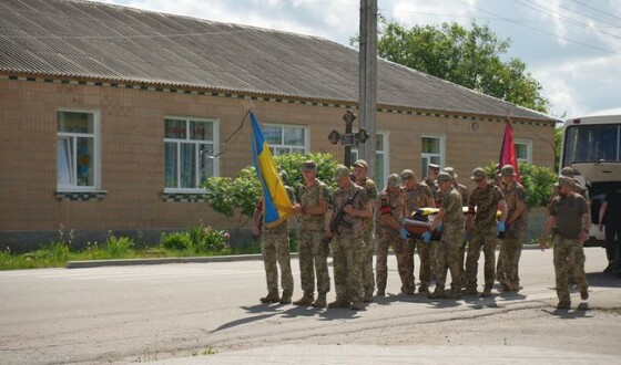 Сумська громада провела сьогодні в останню путь двох своїх захисників