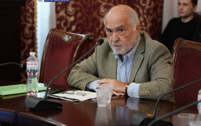 Мені незручно – уявіть собі, як почуваються мешканці