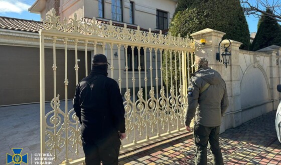 СБУ викрила одеську компанію, яка постачала в рф сировину для виробництва лазерних прицілів