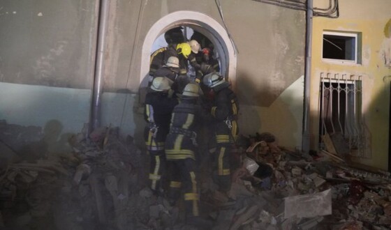 У Львові відкопали вже 10 загиблих цивільних