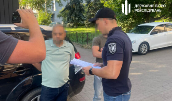 На Буковині ДБР викрило на хабарі у 40 тисяч євро начальника слідчого відділення одного з правоохоронних органів