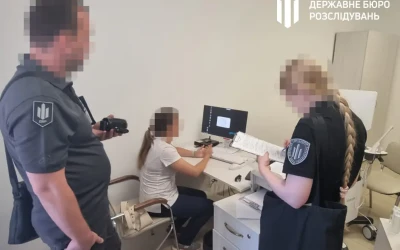 Посадовець регіонального ВЛК та колишня медсестра підробляли документи для ухилення від служби