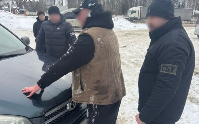 У Житомирі викрито двох чоловіків, які за 10 тис. доларів США обіцяли допомогти у встановленні групи інвалідності для безперешкодного виїзду за кордон