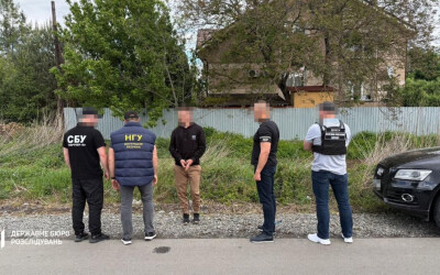 Прикордонник взяв 6 тисяч доларів за переправлення через кордон