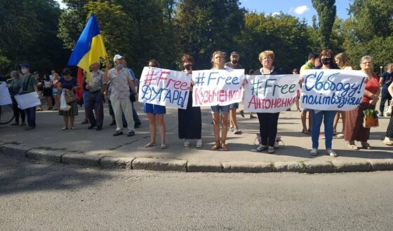 У Кропивницькому Зеленський втік через чорний вхід від запитань учасників челенджу #Зустрінь_реЗедента