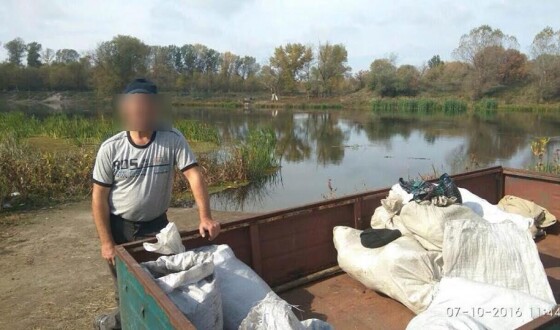 Через Сіверський Донець возили контрабанду вугілля надувними баржами