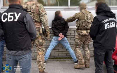 СБУ затримала коригувальника фсб, який наводив комбіновані атаки рашистів по військових заводах на заході України