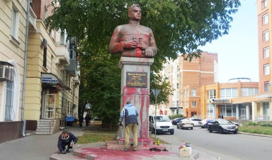 Полтавський офіс Інституту нацпам’яті ініціює переміщення погруддя Ватутіна до «Парку радянського періоду»