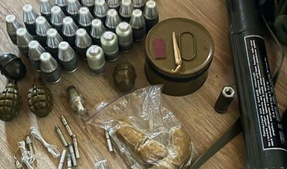 СБУ затримала ще трьох «чорних зброярів», які хотіли продати криміналітету снайперську зброю та гранатомети рф