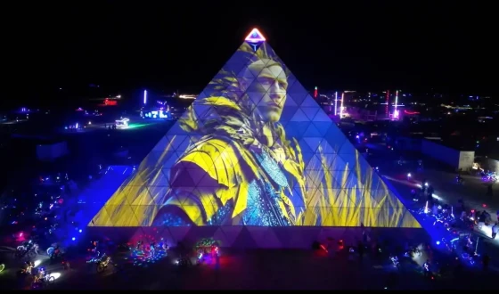 Відео, створене українцями, прикрасило головну піраміду Burning Man