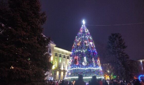 Бахмут рік тому і сьогодні, фото