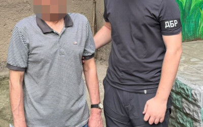 Правоохоронці викрили та затримали чергового колаборанта, який після захоплення Херсона охороняв головне управління окупаційної поліції