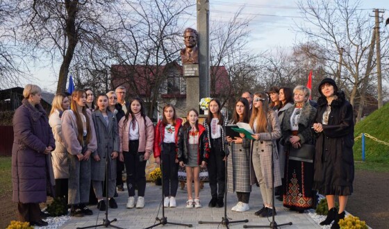 В Іванівцях на Коломийщині відкрили оновлений пам&#8217;ятник сотенному УПА &#8220;Спартану&#8221;. Фото