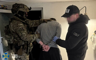 СБУ та Нацполіція затримали ще 15 ділків, які намагалися налагодити нелегальний продаж «трофейної» зброї в Україні