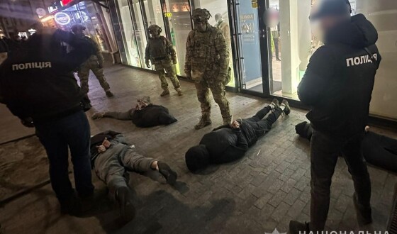 У Вінниці поліція затримала групу осіб за вимагання 7000 доларів неіснуючого боргу