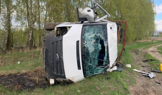 На Київщині бригади електриків наїхали на ворожі міни. Одна людина загинула, троє поранені