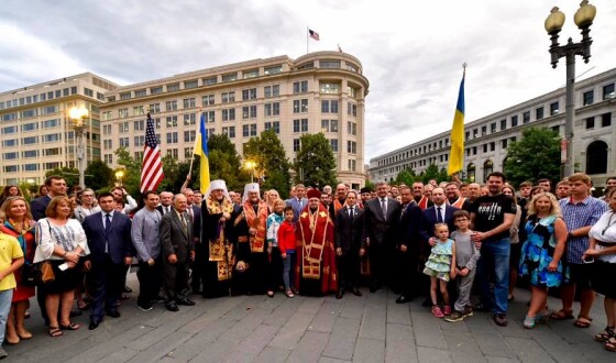 Порошенко почав візит у Вашинґтон із зустрічі з діяспорою (фоторепортаж)