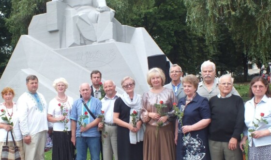 На Полтавщині в’язні совісті вклонилися Національним Святиням