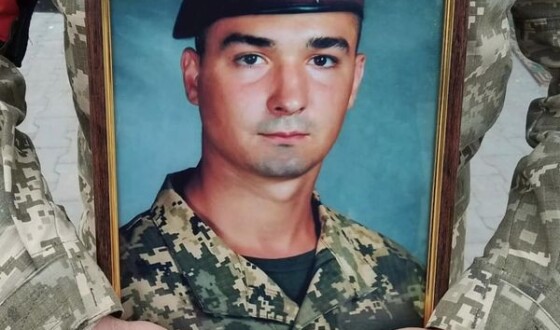 Вчора сумська громада провела в останню путь мужнього воїна Владлена Єрошенка