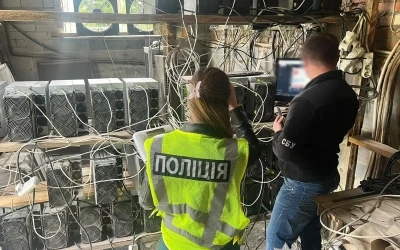 Житомирські поліцейські завершили розслідування махінацій з електроенергією для майнінґу