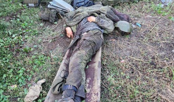 Росіяни кидають своїх поранених і втікають, відео
