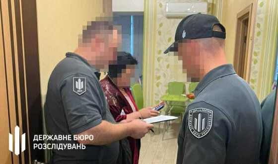 Завершено розслідування щодо директорки підприємства, яке поставило неякісний військових одяг на 140 млн гривень