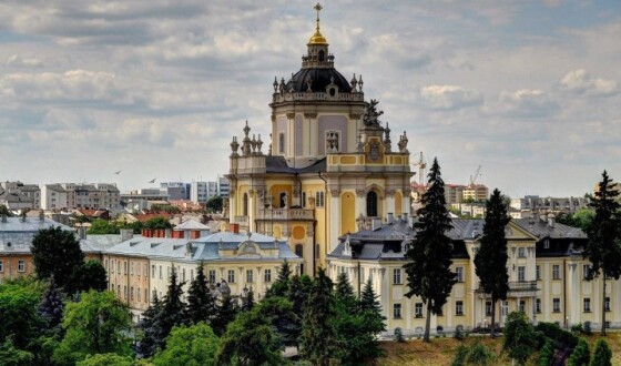 Митрополичі сади у Львові офіційно повернули Українській Греко-Католицькій Церкві