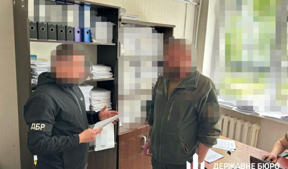 На Донеччині командир незаконно виплатив підлеглій понад 800 тис. грн «фронтових»
