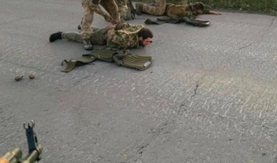 Відео: українська ДРГ захопила трохи ворожої зброї і полонених