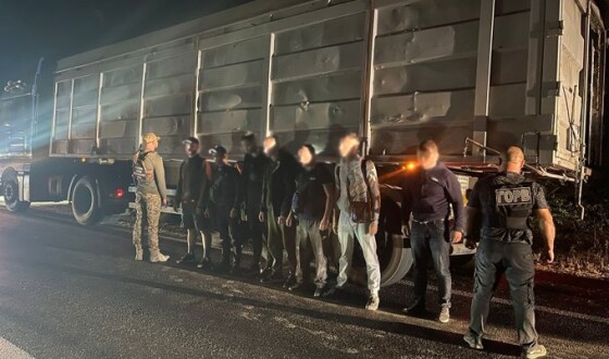 Правопорушники намагалися перевезти 6 ухилянтів до Молдови вантажівкою