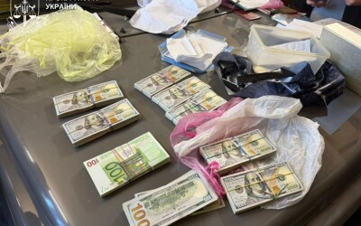 П’ятеро чоловіків, серед яких посадовці ДП «Ліси України», організували незаконний збут деревини на понад 1,4 млн грн