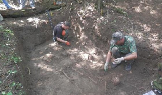 На Дрогобиччині віднайшли поховання дев&#8217;ятьох вояків УПА