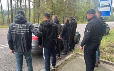 На Волині викрили схему, де “квиток” для трьох за кордон коштував 16 тисяч доларів США