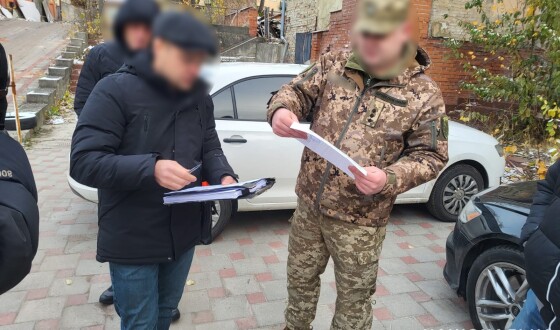 4500 доларів США за перетин кордону: на Львівщині поліція викрила учасників &#8220;схеми&#8221;