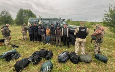 На Рівненщині затримано групу нелегальних мігрантів, які незаконно перетнули кордон з білорусі
