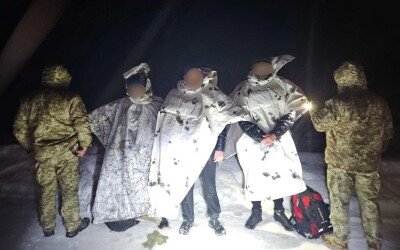 На кордоні з Молдовою затримано трьох правопорушників в антитепловізійних плащах
