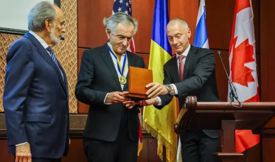 У Конґресі США Єврейська конфедерація України нагородила Ліну Костенко та Бернара-Анрі Леві медалями Андрея Шептицького