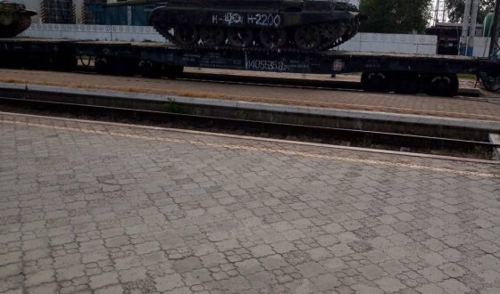 Ешелон старовинних танків Т-62 прибув у Мелітополь (фото, +супутник)