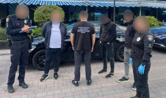 Двоє переправників організували нелегальний маршрут за 15 тисяч доларів