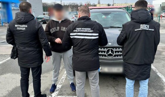 На Львівщині правоохоронці викрили перевізників, які організували незаконний трансфер військовозобов’язаних
