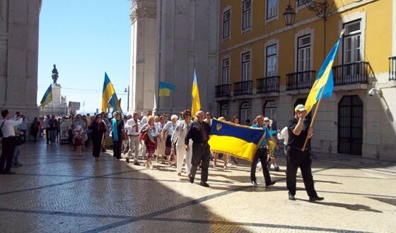 Українці в Португалії вшанували 23-ю річницю Незалежності України мітингом та ходою центральною вилицею Лісабону (фото, відео)