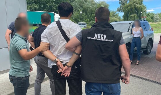 5 500 євро за безперешкодне перетинання кордону – на Львівщині прикордонники викрили схему з незаконного переправлення осіб