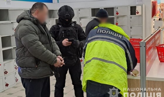 Поліцейські Харківщини затримали шахрая, який виманював гроші у родичів загиблих військових