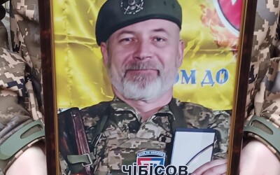 Сьогодні Сумська громада попрощалася з мужнім Захисником України Олександром Чібісовим
