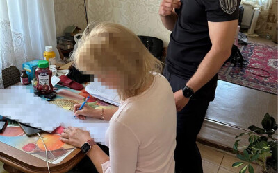 Військовослужбовиця з Полтавщини замість служби відвідувала закордонні курорти