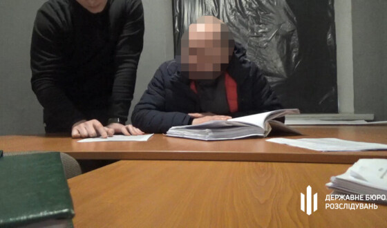 ДБР завершило розслідування стосовно посадовця військової частини у Сумах, який незаконно нараховував підлеглій майже 600 тис. грн